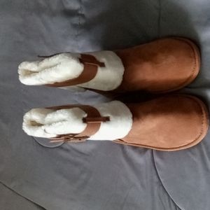 Boots size 8M from Sugar